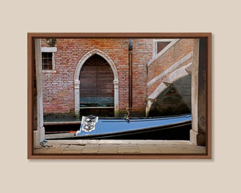 Minimalistic photo of Gondola taken in Venice, Italy by Photographer Scott Allen Wilson
