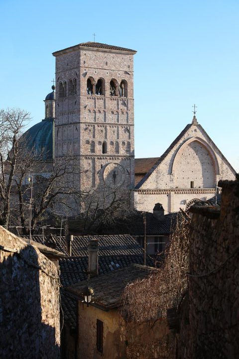 Cattedrale di San Rufino taken behind small townhouses of Assisi, Italy by Photographer Scott Allen Wilson