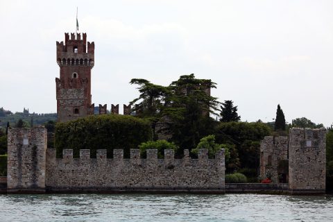 Amazing photo of the medieval architecture of Castello Scagliero di Lazise, Italy taken by Photographer Scott Allen Wilson.