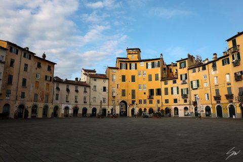 Piazza dell’anfiteatro in the city of Lucca, Italy. By Photographer Scott Allen Wilson.